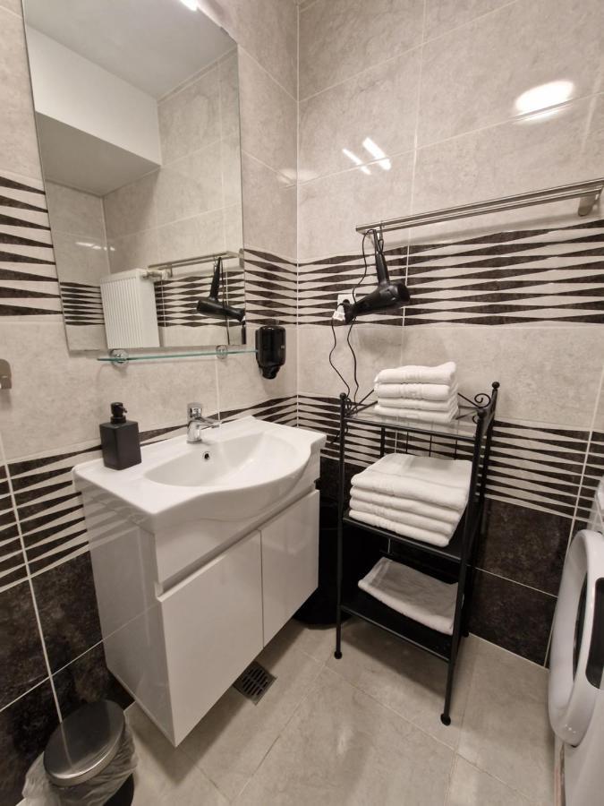 Golden Airport Residence Otopeni Bagian luar foto